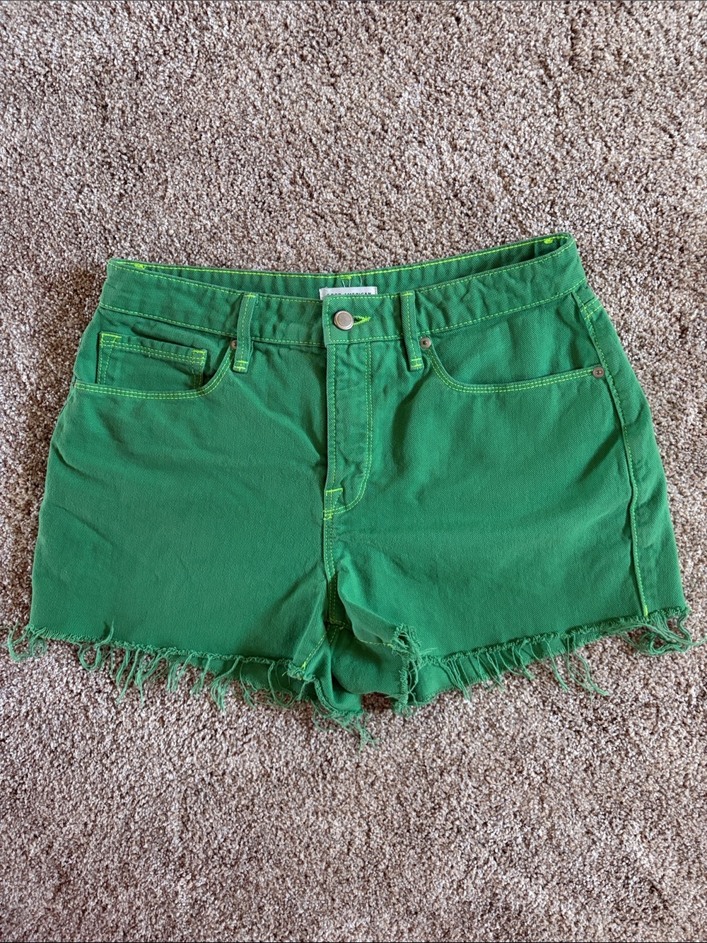 Good American Women's Frayed Hem Denim Shorts in Summer Green